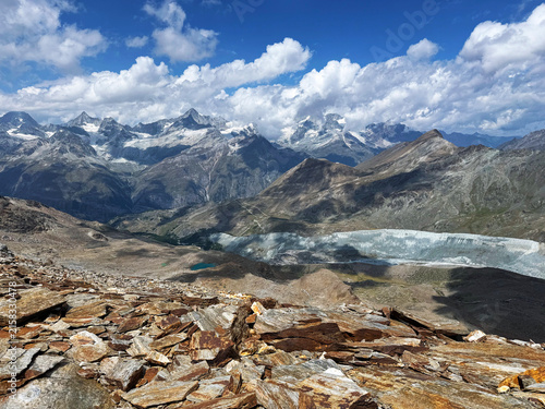 Picturesque mountain peaks above the Alpine valley of Mattertal and the tourist resort of Zermatt in Switzerland - Malerische Berggipfel über dem Alpental Mattertal und dem Ferienort Zermatt, Schweiz