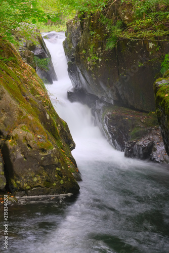 Photography 岩手県の早池峰山麓、岳川にある嫁ヶ淵