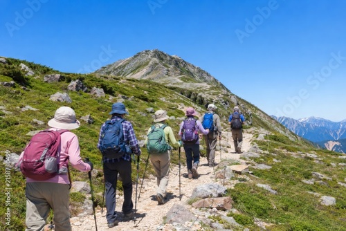 シニア　高齢者　登山　トレッキング