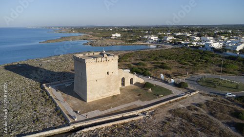 TORRE  DI TORRE LAPILLO DALL ALTO, ANTICA FORTEZZA COSTIERA A PORTO CESAREO