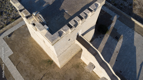 TORRE  DI TORRE LAPILLO DALL ALTO, ANTICA FORTEZZA COSTIERA A PORTO CESAREO