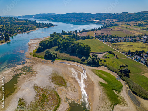 Foto Historical record of  low water on the Lower Lake of Constance from drone view, due to continueous heat and drought in Summer 2026