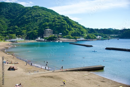 夏の綺麗な海水浴場
