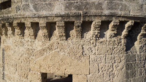 CASTELLO DI AVETRANA DALL ALTO, DETTAGLIO DEL TORRIONE NORMANNO E DELLA TORRE CILINDRICA ARAGONESE