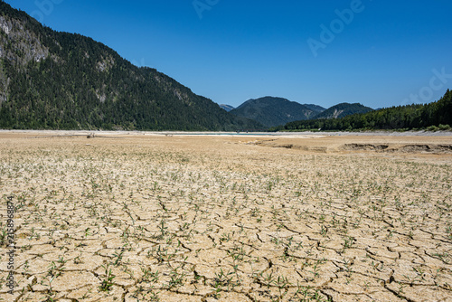 Sylvenstein Speicher bei Niedrigwasser