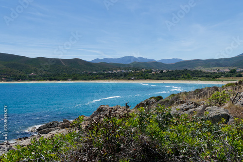 Plage et montagne vues de Belgodère en Haute-Corse - France.