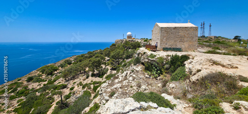 Foto Malta : St Mary Magdalene Chapel, Dingli radar at The Dingli Cliffs on the south