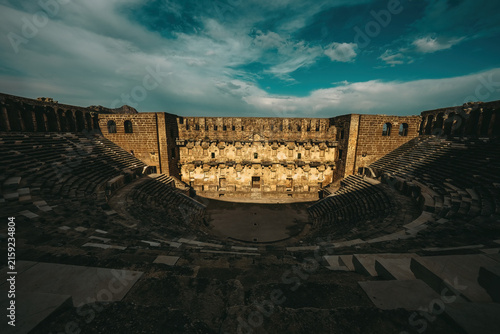 Fotografía The Aspendos Ancient Theatre is one of the best preserved Roman structures, notable for its magnificent acoustics