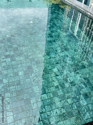 Bild auf Leinwand Turquoise Swimming Pool Water Surface with Mosaic Tile Texture