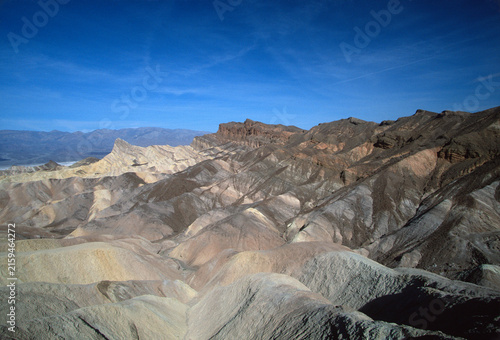 Fotografía Rugged badlands and ridges of Death Valley National Park