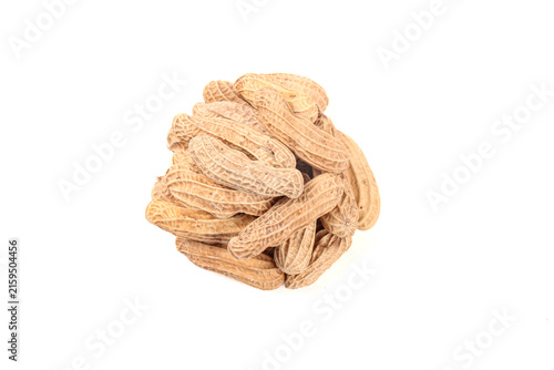 Foto Raw Peanuts in Shells Isolated on White Background - Natural Legume Grains with