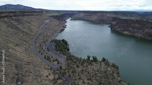 Lake Billy Chinook canyon - The Cove Palisades State Park, Oregon