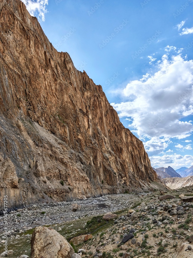 Fototapeta premium Rock wall in the valley of the Markha Valley,India