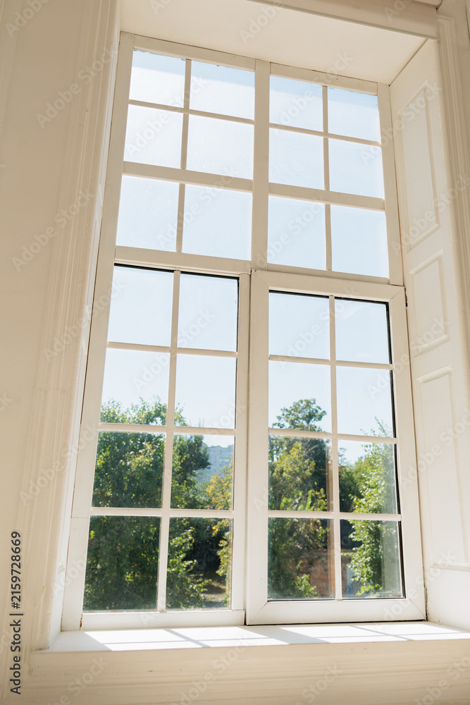 Fototapeta premium Sunlight streams through the window