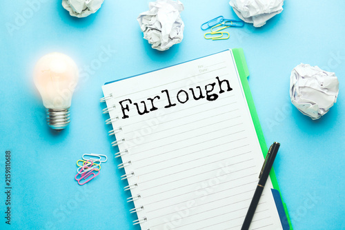 Cuadro en lienzo A handwritten note stating furlough