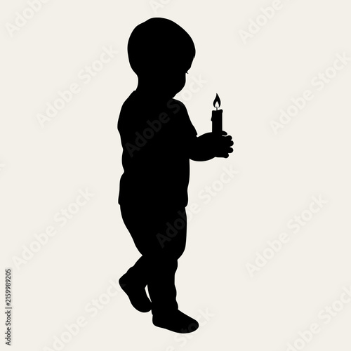 Фотография Silhouette of a Child Holding a Lit Candle Vector