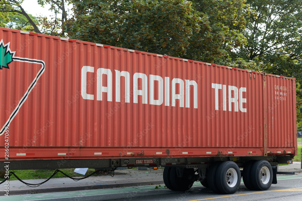 Naklejka premium intermodal containers with Canadian Tire branding in Toronto