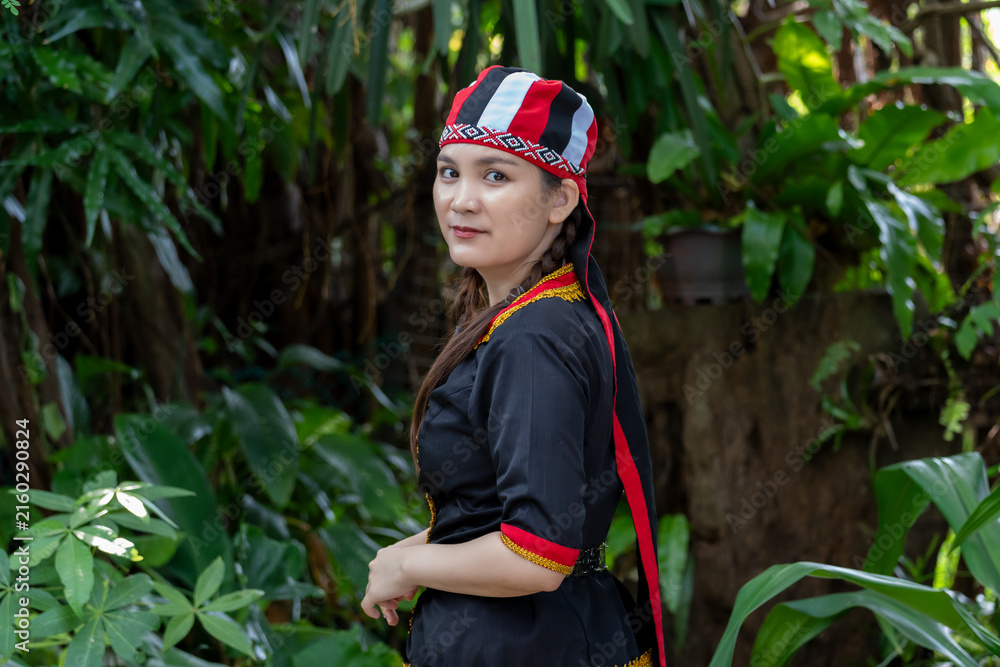 Fototapeta premium Close up portrait of Malaysian indigenous Dayak woman from Sarawak in Bidayuh traditional costume