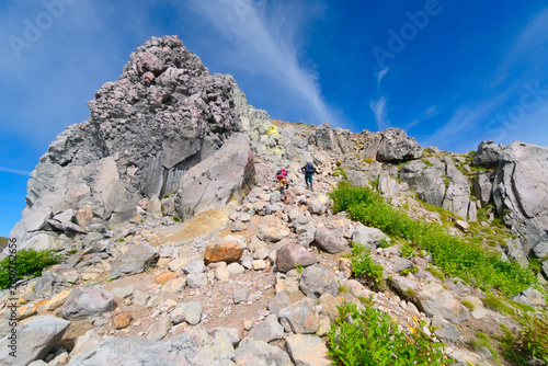 Cuadro en lienzo 北アルプスの焼岳、東側中腹から望む焼岳北峰と登山者