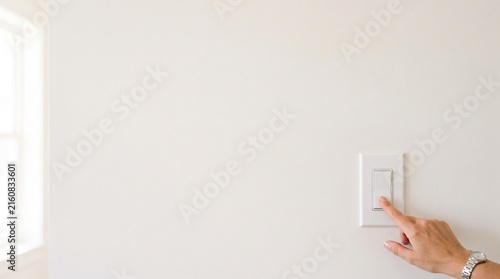Obraz na płótnie 使わない照明を消して節電する家庭の省エネ行動