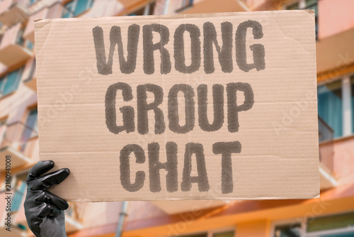 Fotografía "Wrong Group Chat" Text sent to incorrect conversation