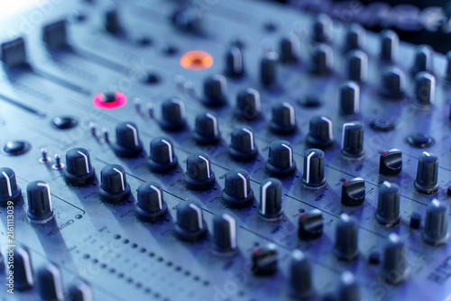 Foto Professional DJ mixing console and media player setup