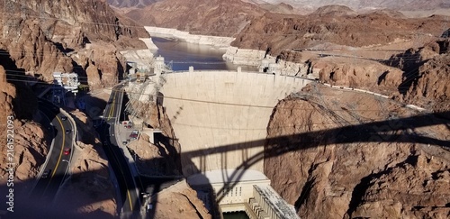 Fotografía Hoover Dam spanning Black Canyon between Nevada and Arizona