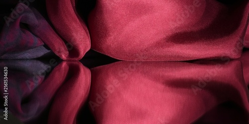 tissu sur un miroir