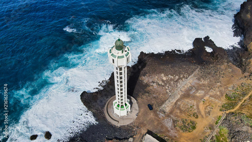 Foto aérea con dron del faro de Las Hoyas en Tazacorte en La isla de La Palma.