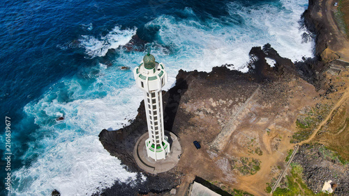 Foto aérea con dron del faro de Las Hoyas en Tazacorte en La isla de La Palma.