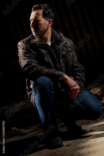 Canvastavla A stylish, dark-haired, slim, 40-year-old white man
