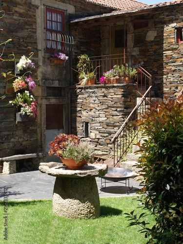 Traditional schist village house with rustic garden in Quintadona, Portugal - Norte