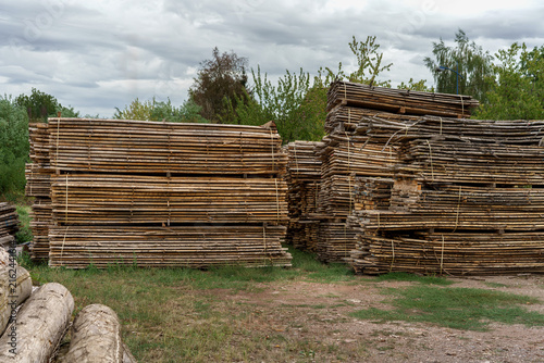 épaisses plantes de bois en stock pour menuiserie