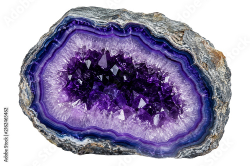 Obraz na płótnie Purple amethyst geode crystal isolated on transparent background