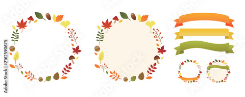 秋の葉のイラストフレームセット　リボン　紅葉　モミジ　イチョウ　葉っぱ　あしらい　飾り　装飾　枠