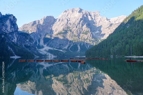 Cuadro en lienzo Lake Braies