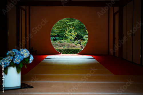 Round Window Japan Marumado
