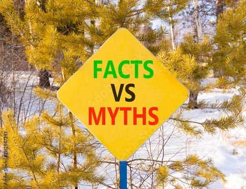 Obraz na płótnie Facts vs versus myths words symbol
