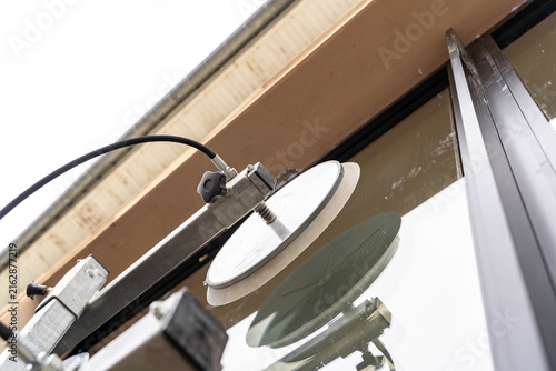 Cuadro en lienzo Glass lifter suction cup close up