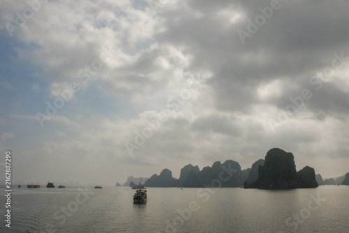 Canvas Print Natural scenery of Halong Bay in Vietnam with many tourist boats (none identifiable)