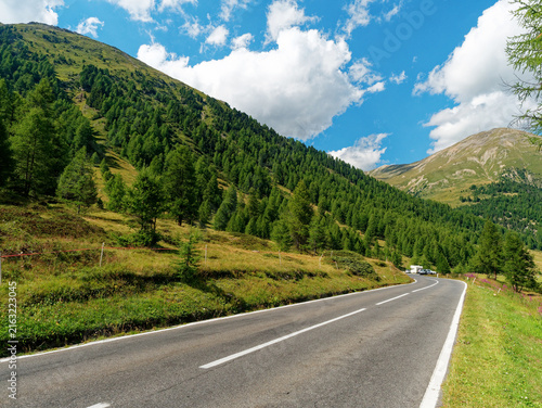 Canvas Print mountain road in the mountains in summer