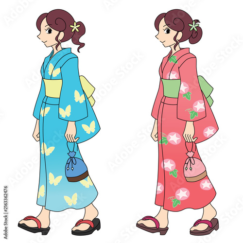 歩く浴衣姿の女性