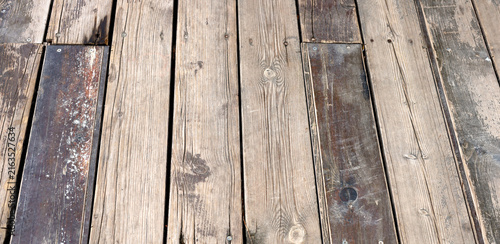 Canvastavla Wooden deck planks with peeling dark paint