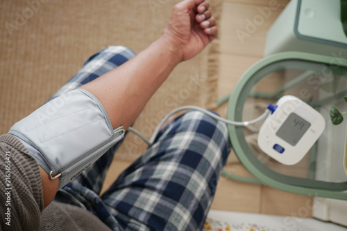 Measuring blood pressure at home in the morning