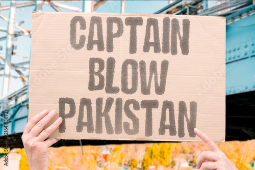 Obraz na płótnie "Captain Blow Pakistan" Pakistan's cricket captain suffers a major blow