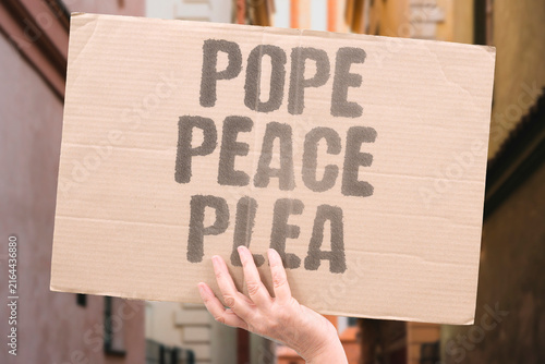 Foto "Pope Peace Plea" The religious figure begs for calm