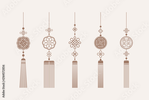 Norigae ornaments featuring traditional Korean patterns. A set of illustrations featuring simple traditional patterns.