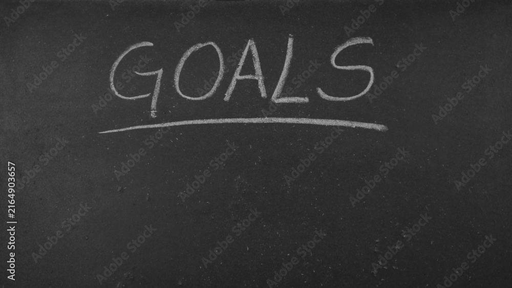 Fototapeta premium Goals text on blackboard