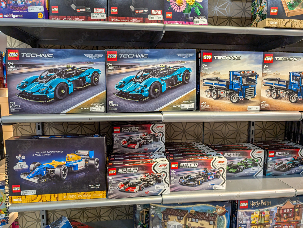 Naklejka premium MONTREAL, CANADA, 22 December 2025 : Lego Technic and Speed Champions Sets on Store Shelf