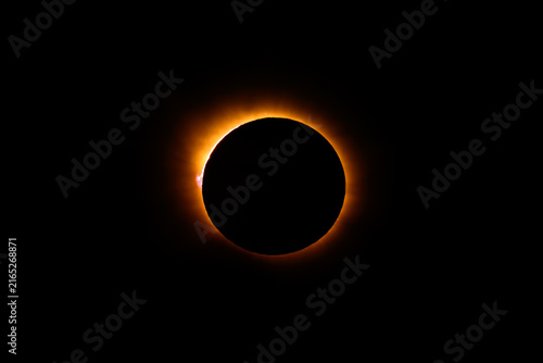 Cuadro en lienzo Total solar eclipse over Mallorca, diamond ring and pink solar prominence at sec